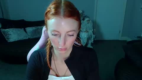 Snapshot of red_firesquirt chatting on 16, 12, 2024 Red - online show from 16, 12, 2024
