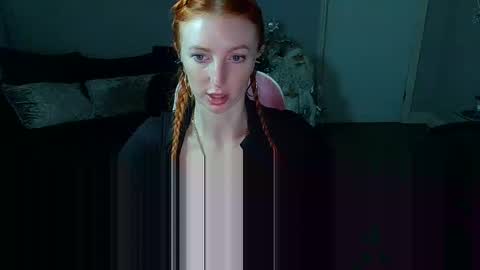 Snapshot of red_firesquirt chatting on 17, 12, 2024 Red - online show from 17, 12, 2024