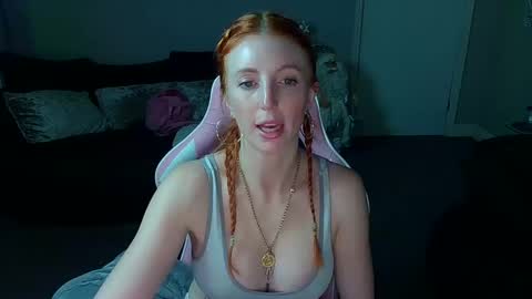 Snapshot of red_firesquirt chatting on 17, 12, 2024 Red - online show from 17, 12, 2024