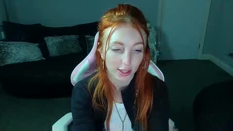 Snapshot of red_firesquirt chatting on 18, 12, 2024 Red - online show from 18, 12, 2024