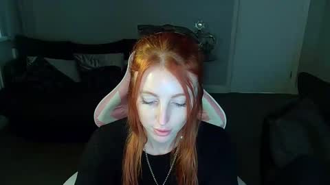 Snapshot of red_firesquirt chatting on 6, 1, 2025 Red - online show from 6, 1, 2025