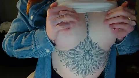 Snapshot of red_firesquirt chatting on 13, 1, 2025 Red - online show from 13, 1, 2025