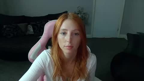 Snapshot of red_firesquirt chatting on 8, 10, 2025 Red - online show from 8, 10, 2025