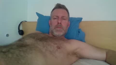 Snapshot of redandbluecloud chatting on 17, 11, 2025 Red online show from 17, 11, 2025