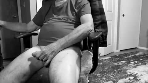 Snapshot of redbud3075 chatting on 22, 10, 2025 Daddy G online show from 22, 10, 2025