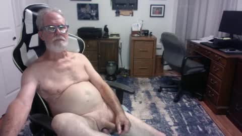 Snapshot of redbud3075 chatting on 5, 6, 2026 Daddy G online show from 5, 6, 2026