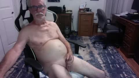 Snapshot of redbud3075 chatting on 13, 6, 2026 Daddy G online show from 13, 6, 2026