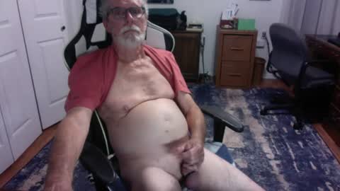 Snapshot of redbud3075 chatting on 19, 7, 2026 Daddy G online show from 19, 7, 2026