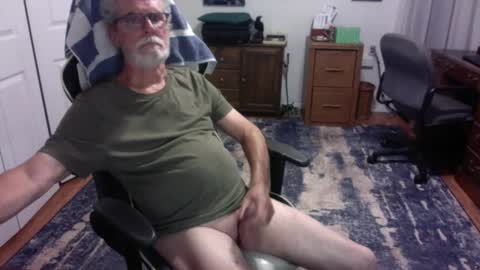 Snapshot of redbud3075 chatting on 20, 7, 2026 Daddy G online show from 20, 7, 2026