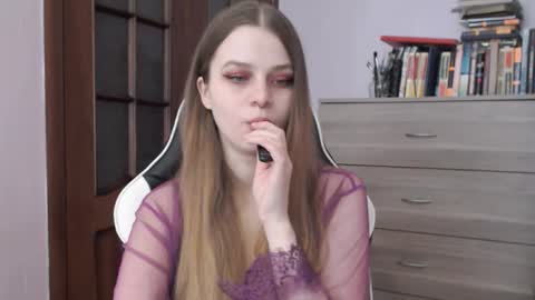 Lily online show from 8, 3, 2025