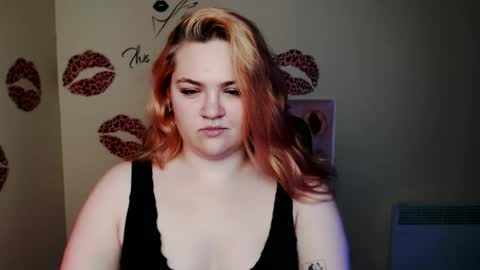 Snapshot of redhotqueen1 chatting on 10, 6, 2026 Rina online show from 10, 6, 2026