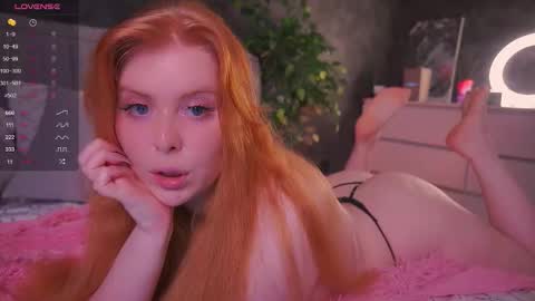 Snapshot of redhotvixen_ chatting on 14, 10, 2025 Sofia online show from 14, 10, 2025