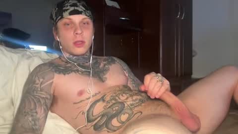 Snapshot of redrumbackwards chatting on 17, 6, 2026 redrum online show from 17, 6, 2026