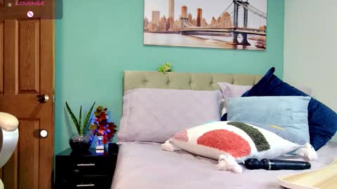 Yanella online show from 8, 11, 2025