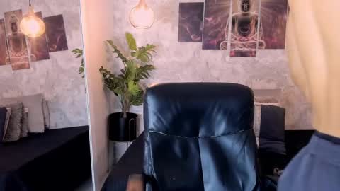 Regan online show from 2, 10, 2025