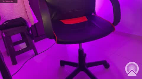 regina_mills_milk online show from 18, 10, 2025