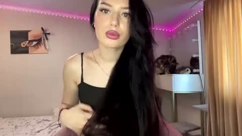 Snapshot of reginavandivier chatting on 8, 7, 2026 Amelia online show from 8, 7, 2026