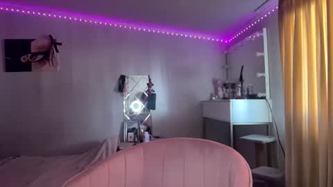 Snapshot of reginavandivier chatting on 21, 7, 2026 Amelia online show from 21, 7, 2026
