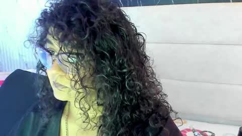 Snapshot of reginavegaa chatting on 9, 5, 2026 reginavegaa online show from 9, 5, 2026
