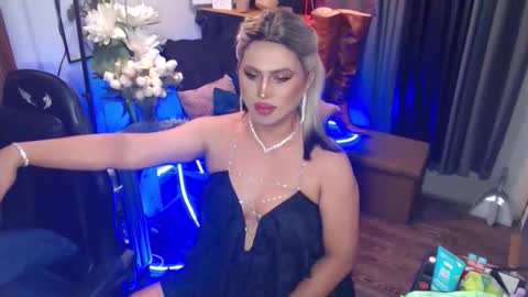 Red Ivy online show from 5, 3, 2026