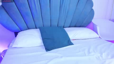 Reika  online show from 10, 10, 2025