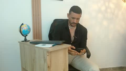 Snapshot of reiko_85_ chatting on 28, 9, 2025 REIKO online show from 28, 9, 2025