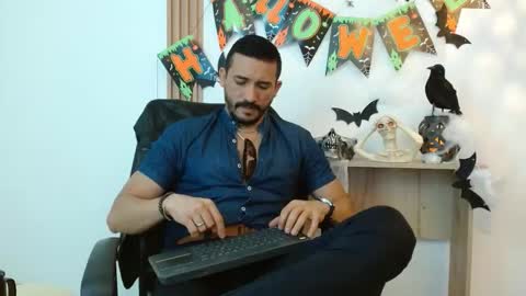 Snapshot of reiko_85_ chatting on 10, 10, 2025 REIKO online show from 10, 10, 2025