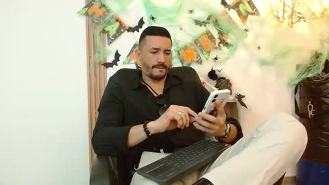 Snapshot of reiko_85_ chatting on 15, 10, 2025 REIKO online show from 15, 10, 2025