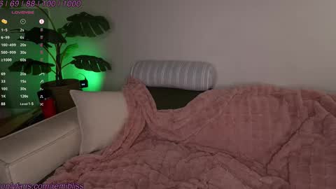 Remi online show from 4, 3, 2026