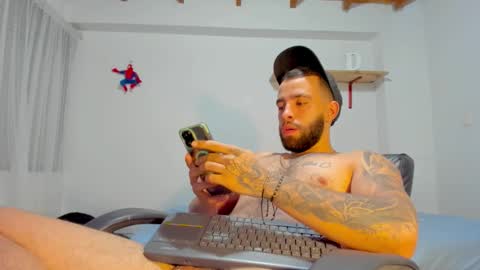 Rmy Steen online show from 5, 10, 2025