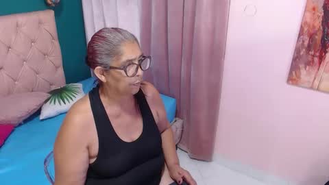 renata_milf_ online show from 23, 10, 2025