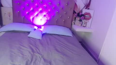 RENATA VALENTINA online show from 25, 4, 2026