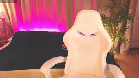 rene_shine online show from 15, 3, 2026