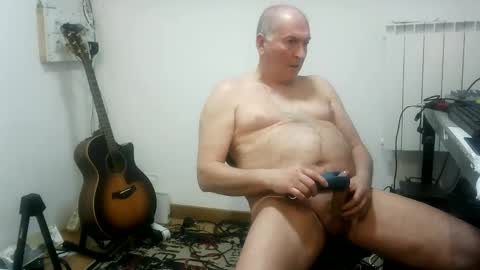 Snapshot of renefr chatting on 11, 3, 2025 renefr online show from 11, 3, 2025