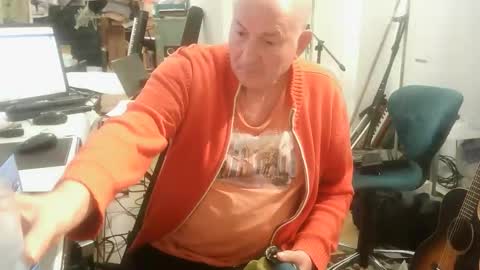 Snapshot of renefr chatting on 14, 10, 2025 renefr online show from 14, 10, 2025