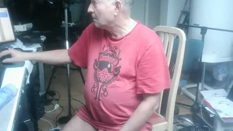 Snapshot of renefr chatting on 19, 12, 2025 renefr online show from 19, 12, 2025