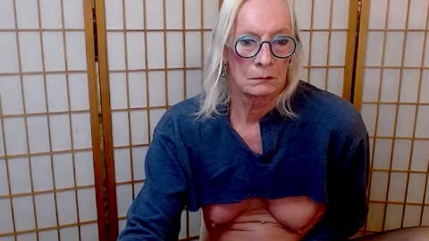 Betsy online show from 17, 11, 2025