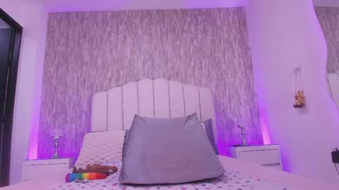 Snapshot of reven_lilith chatting on 23, 4, 2026 REVEN online show from 23, 4, 2026