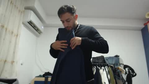 Snapshot of revivedunknown chatting on 12, 2, 2025 Chris online show from 12, 2, 2025