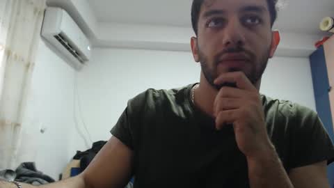 Snapshot of revivedunknown chatting on 14, 2, 2025 Chris online show from 14, 2, 2025