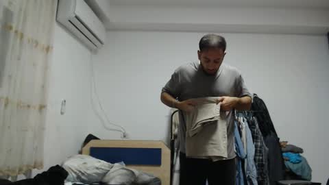 Snapshot of revivedunknown chatting on 21, 10, 2025 Chris online show from 21, 10, 2025