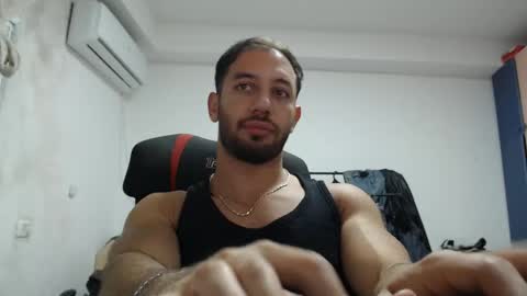 Snapshot of revivedunknown chatting on 22, 10, 2025 Chris online show from 22, 10, 2025