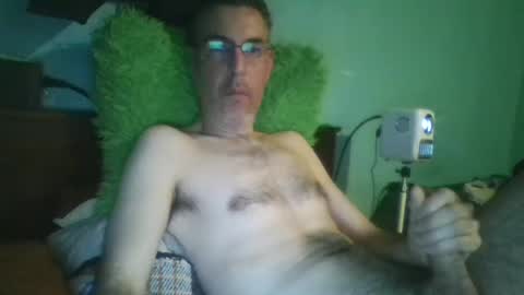 reyes_albert2006 online show from 10, 2, 2025