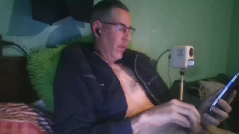 reyes_albert2006 online show from 19, 4, 2026