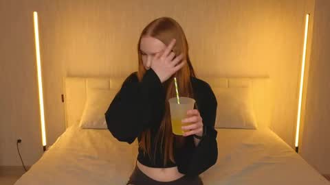 nice to meet you  3  I am Milena online show from 28, 5, 2026