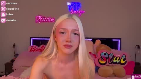 Snapshot of riababe chatting on 6, 3, 2025 ria  online show from 6, 3, 2025