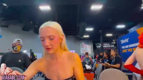 Snapshot of riababe chatting on 24, 10, 2025 ria  online show from 24, 10, 2025