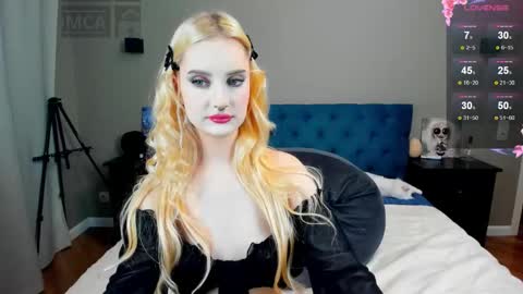 Ria Woods online show from 6, 1, 2026