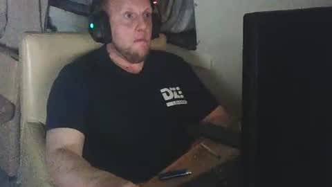 Snapshot of richardd110011 chatting on 24, 5, 2026 richardd110011 online show from 24, 5, 2026