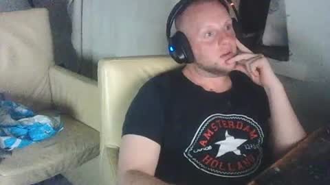 Snapshot of richardd110011 chatting on 22, 6, 2026 richardd110011 online show from 22, 6, 2026